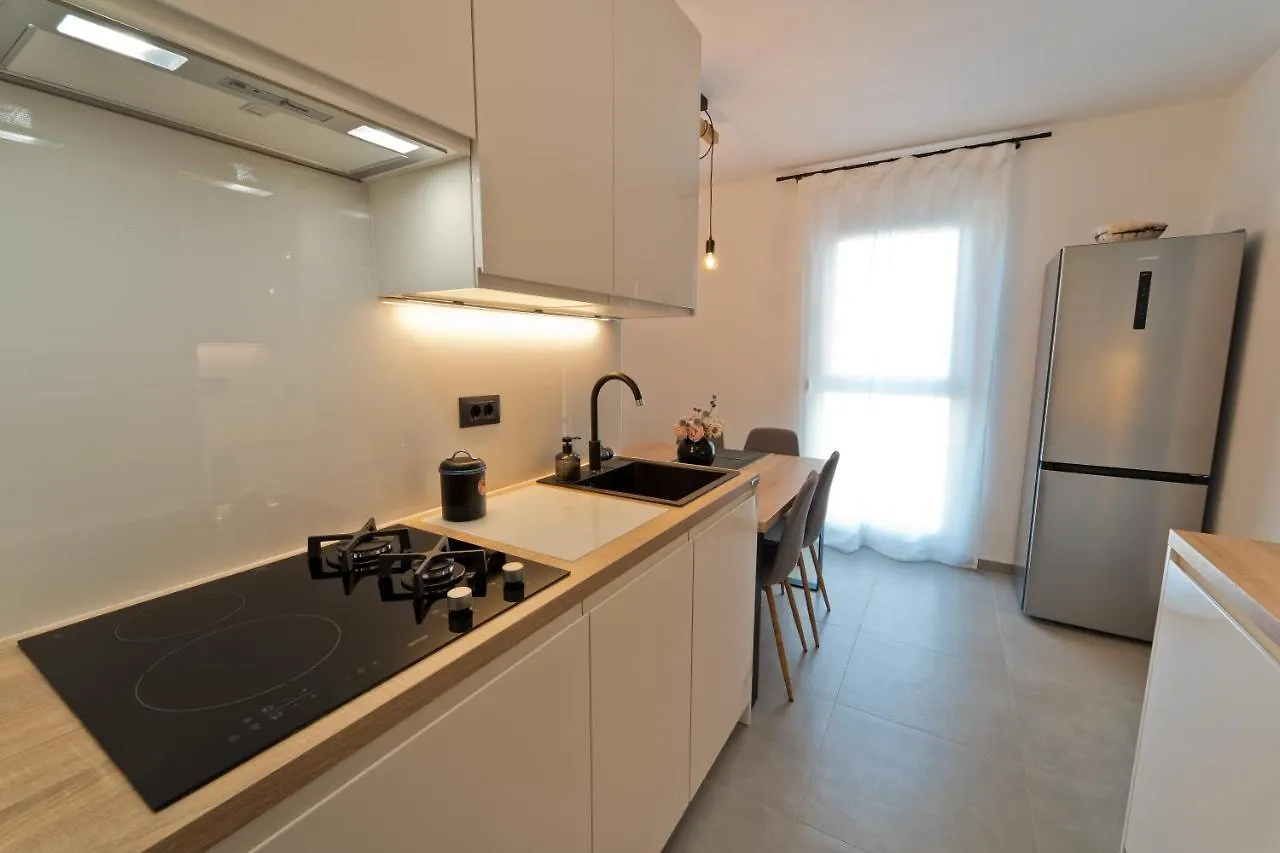 Malemi Apartment プーラ