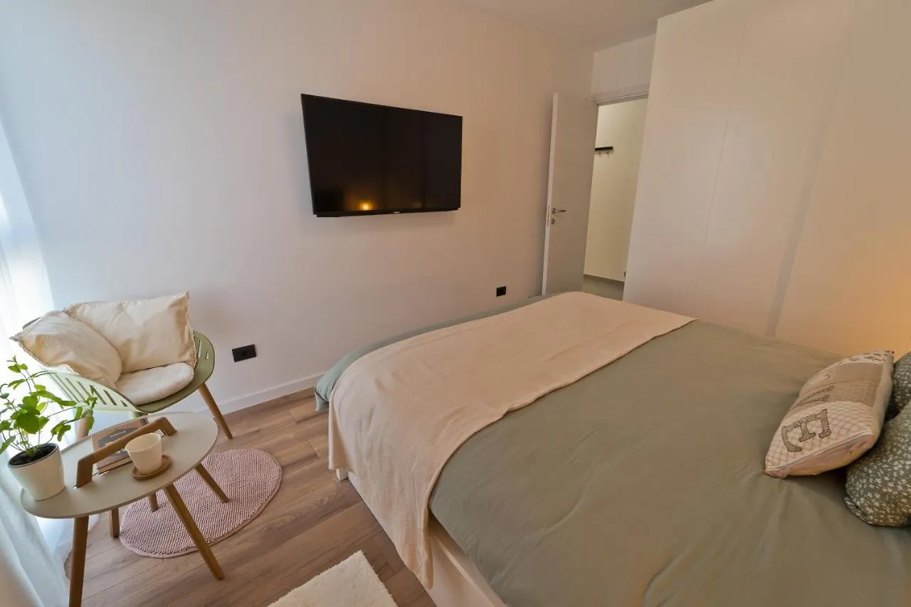 Malemi Apartment プーラ