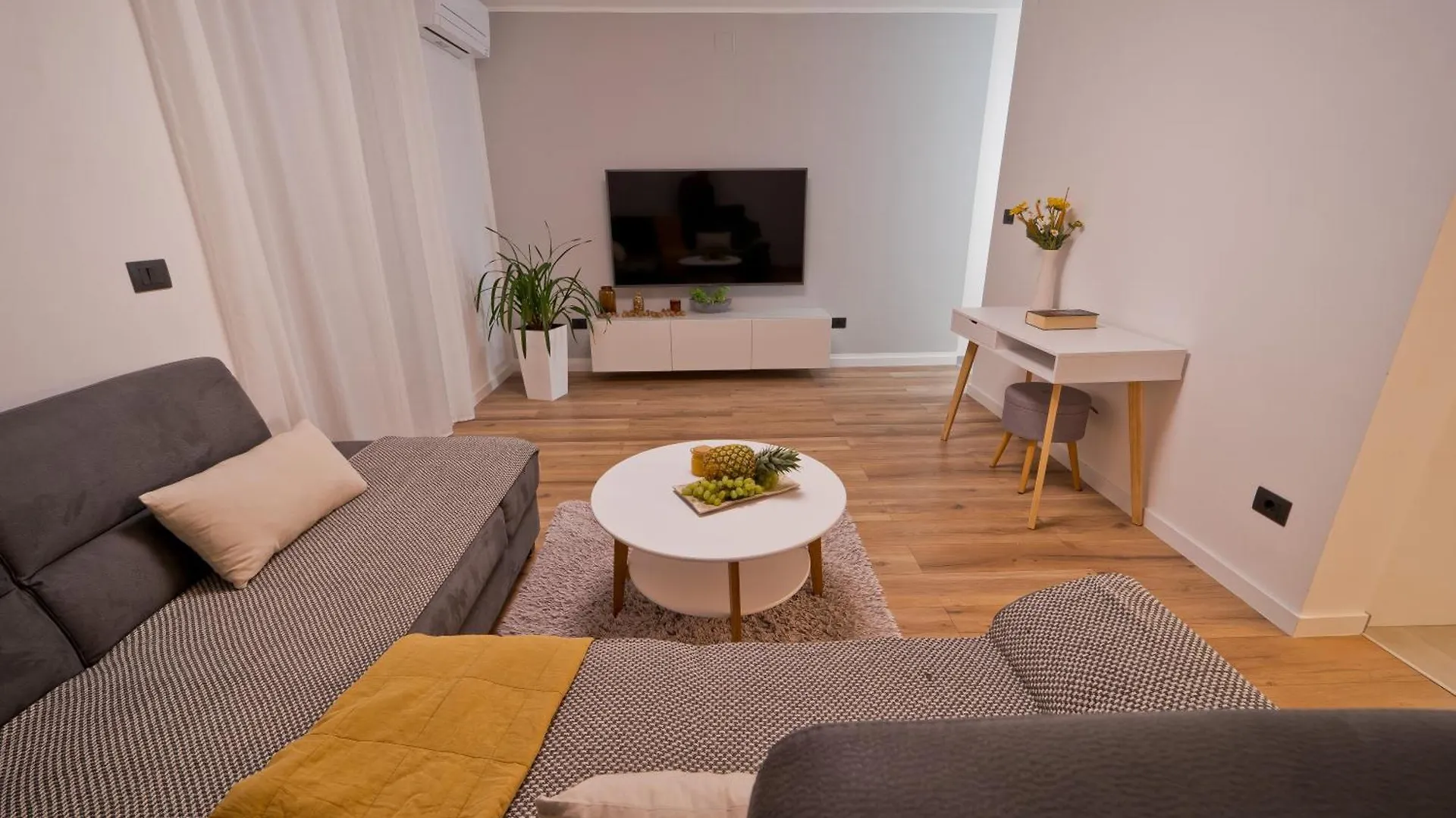 Malemi Apartment プーラ